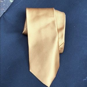 David Donahue 100% silk Gold men’s tie
